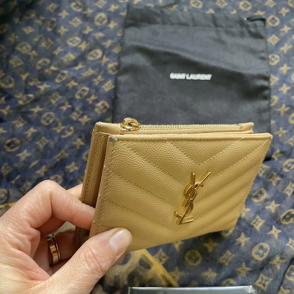 YSL MONOGRAM GRAIN DE POUDRE  WALLET - Picture 8 of 9